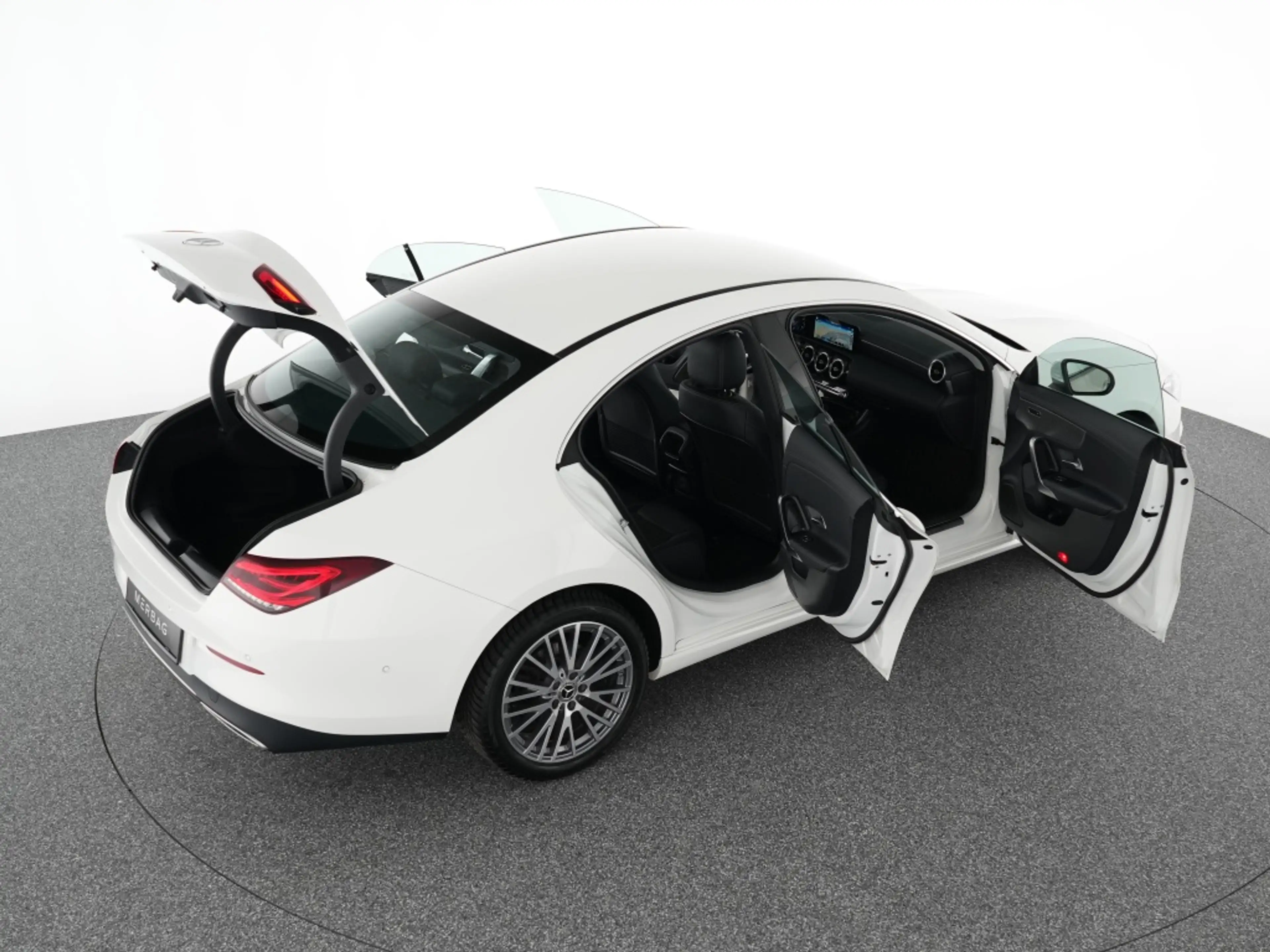 Mercedes-Benz CLA 200 Coupé Progressive Kamera LED MBUX Highend — photo 13