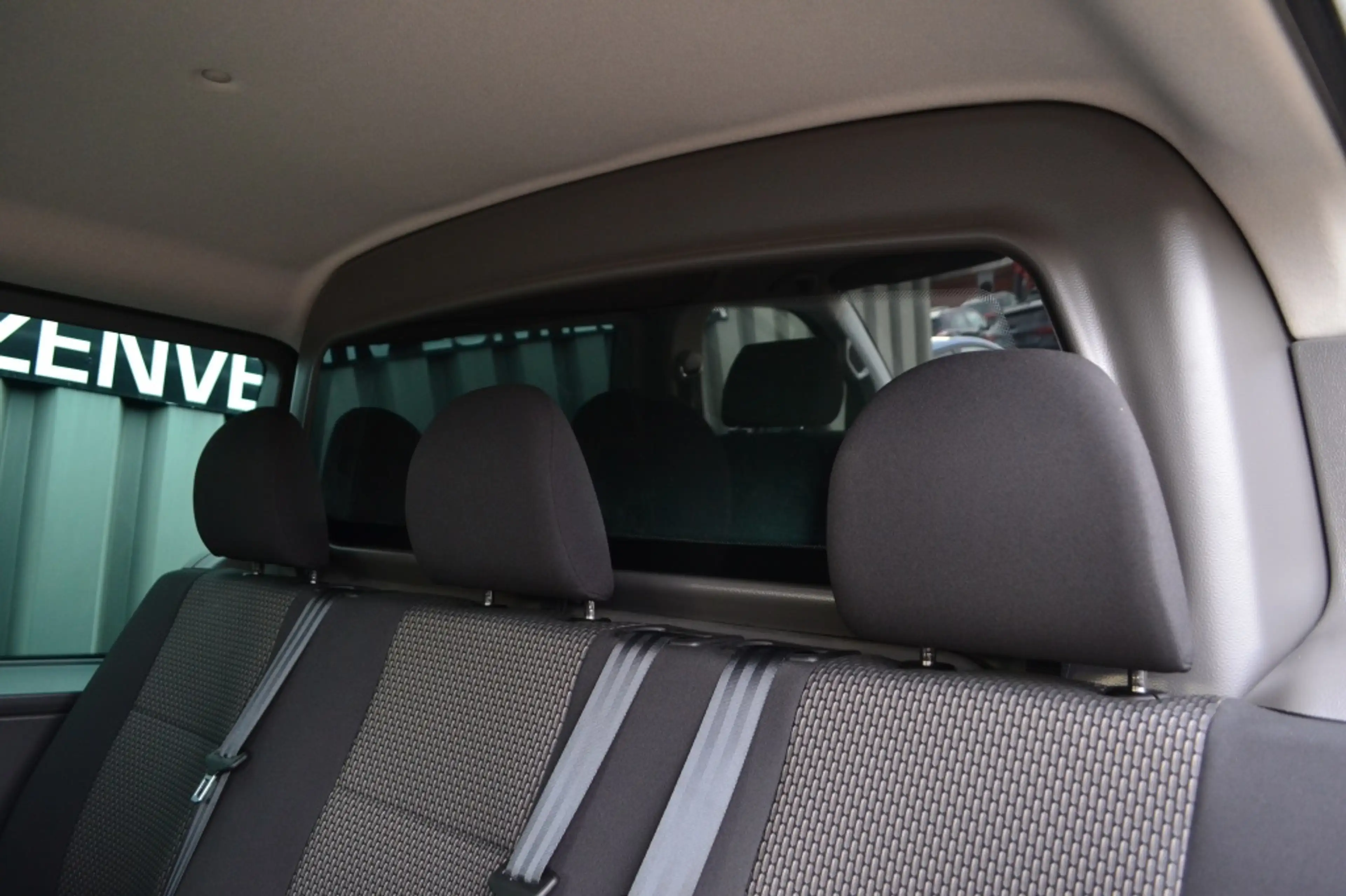 Volkswagen Transporter 2.0 TDI DSG L2H1 DC Bulli 180PK LED/Camera/20'' — photo 12