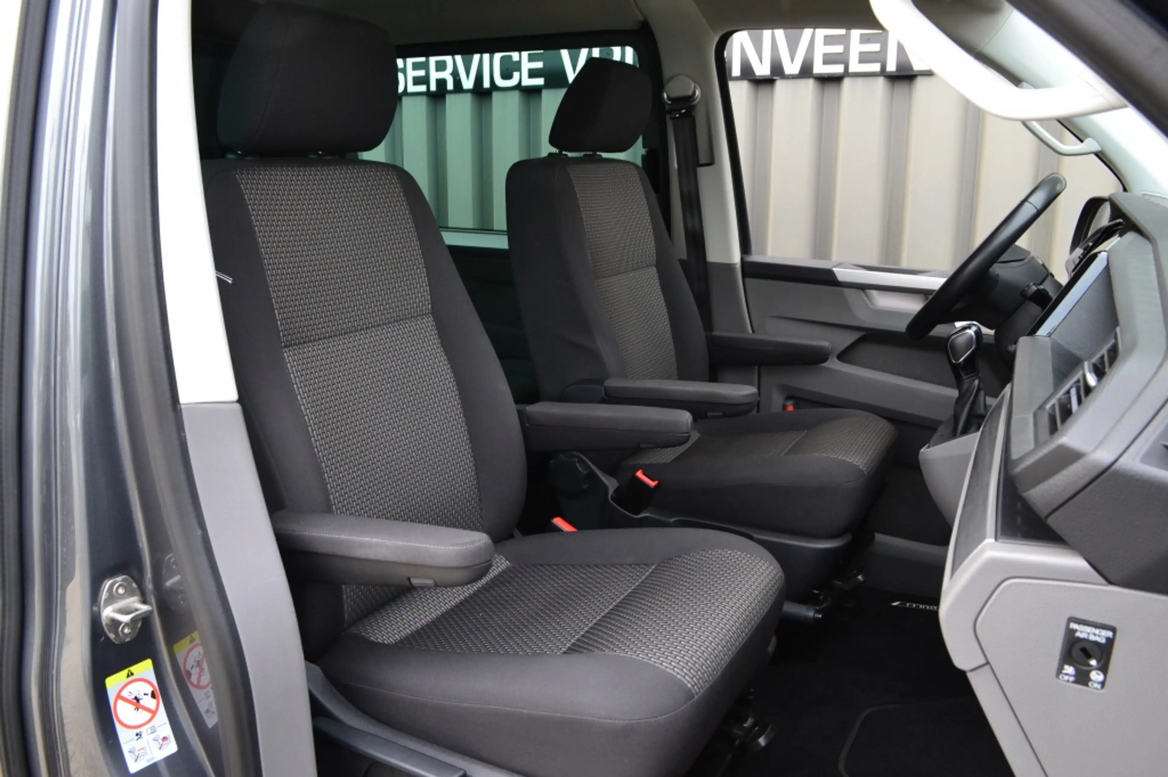Volkswagen Transporter 2.0 TDI DSG L2H1 DC Bulli 180PK LED/Camera/20'' — photo 10