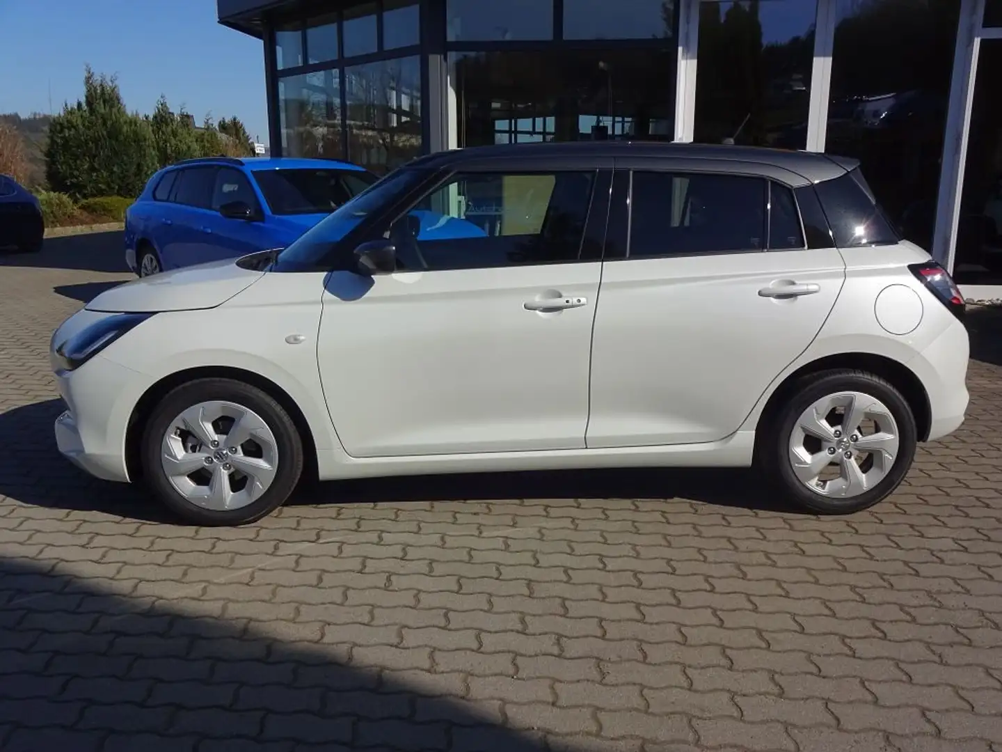 Suzuki Swift 1.2 Dualjet CVT Hybrid "Comfort" - 2