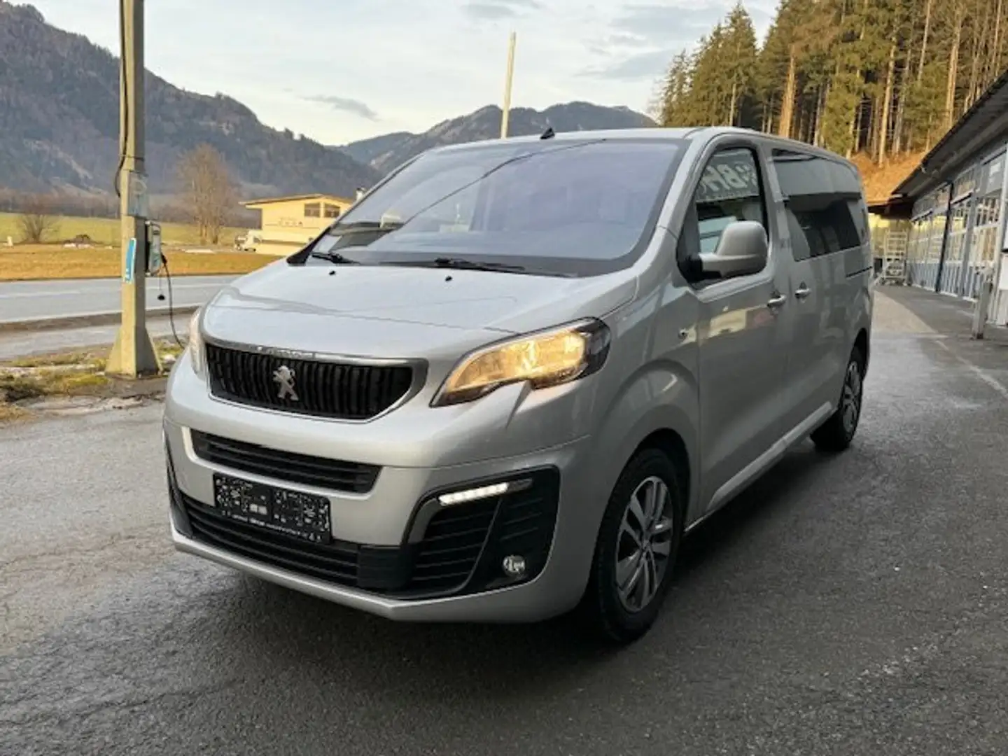 Peugeot Traveller Active L2 Blue HDi 150 S&S Silber - 2