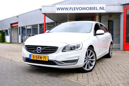 Volvo V60 1.6 D2 Summum Xenon|Leder|LMV|Navi