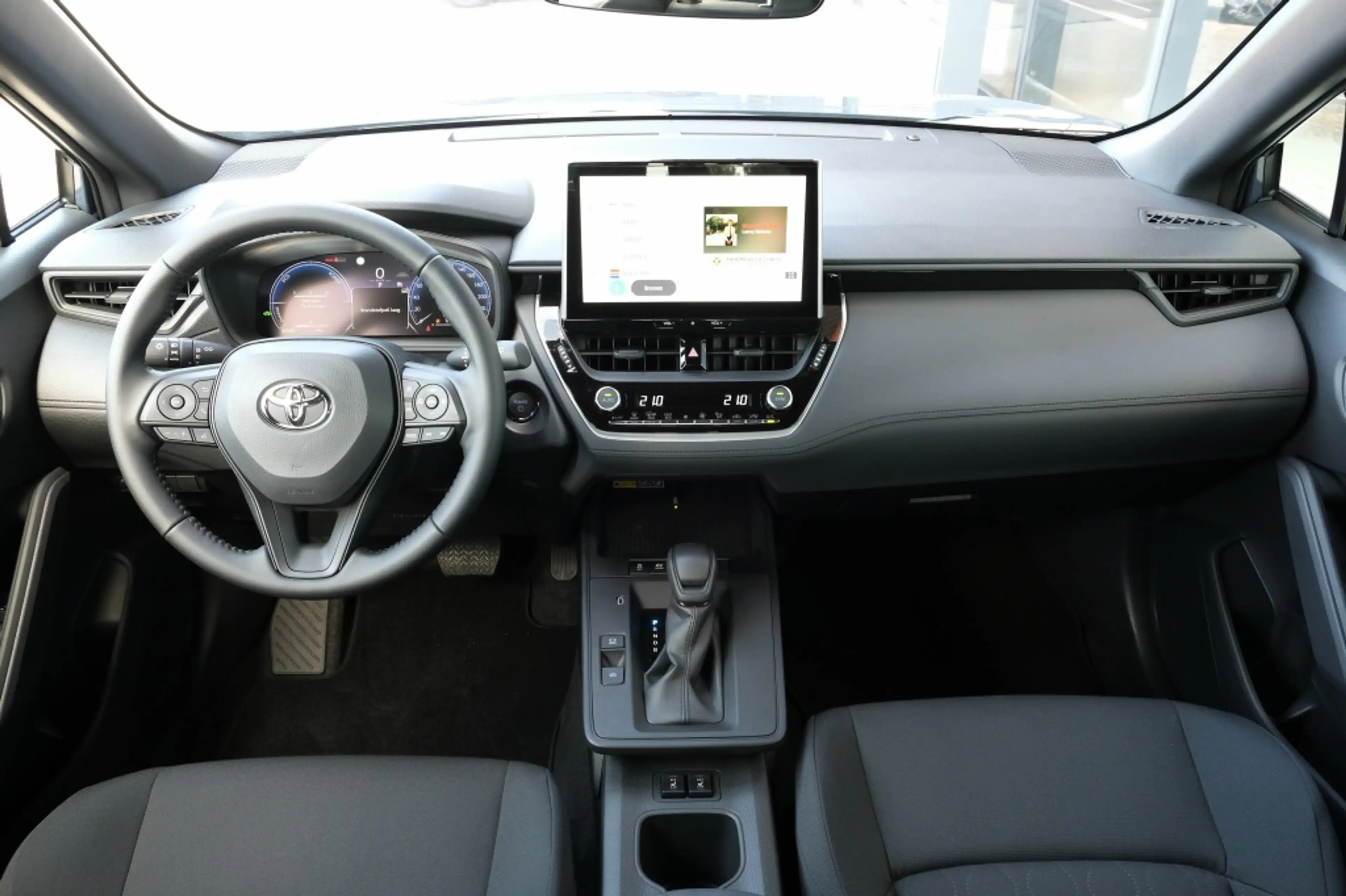 Toyota Corolla Cross Hybrid 140 Active Automaat | Safety Pack | Apple C — photo 4