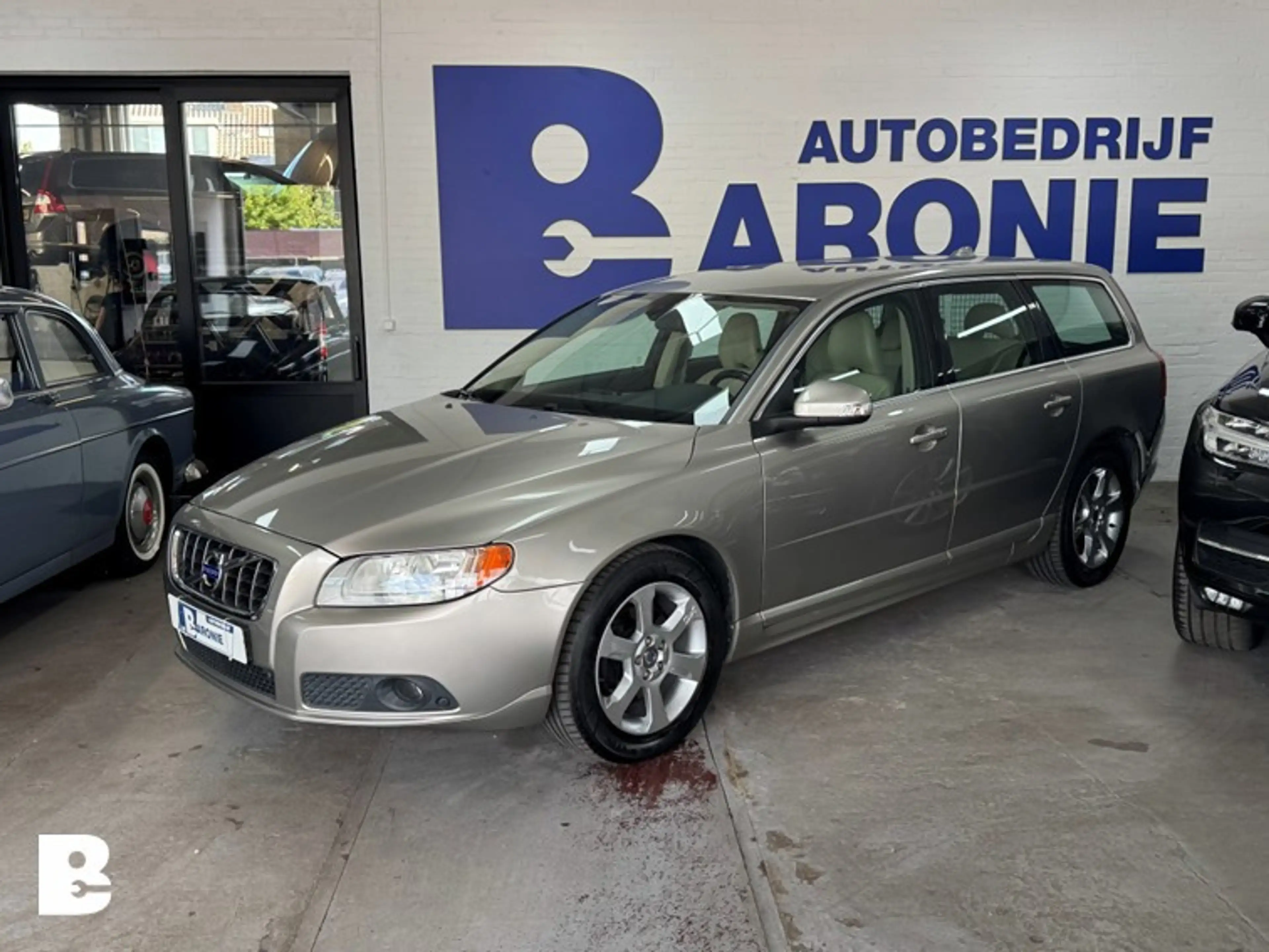 Volvo V70 2.0T Momentum — photo 5