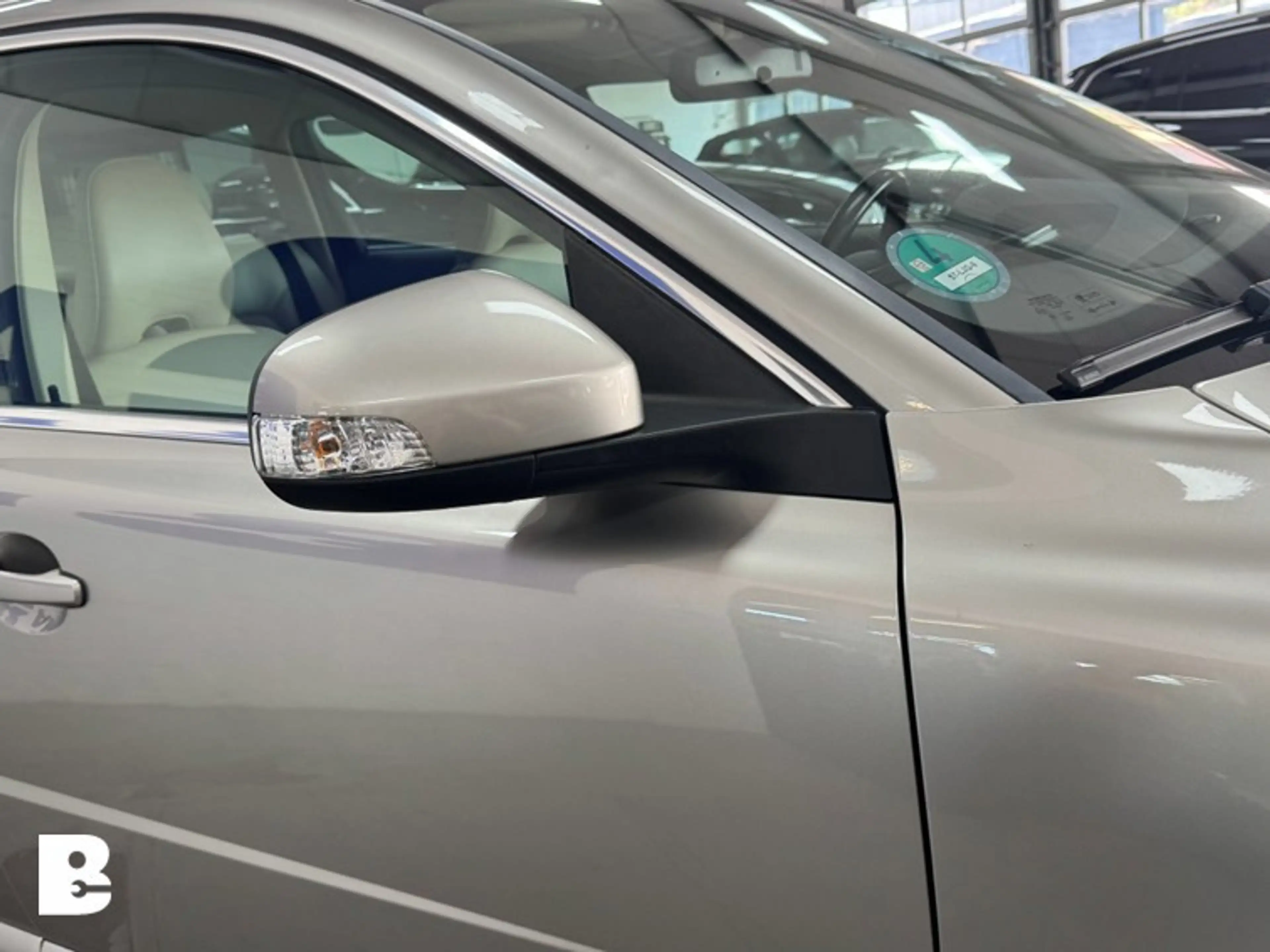 Volvo V70 2.0T Momentum — photo 10
