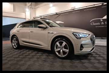 95 kWh 55 Quattro  / CAMERA / PANO / ATTELAGE !!
