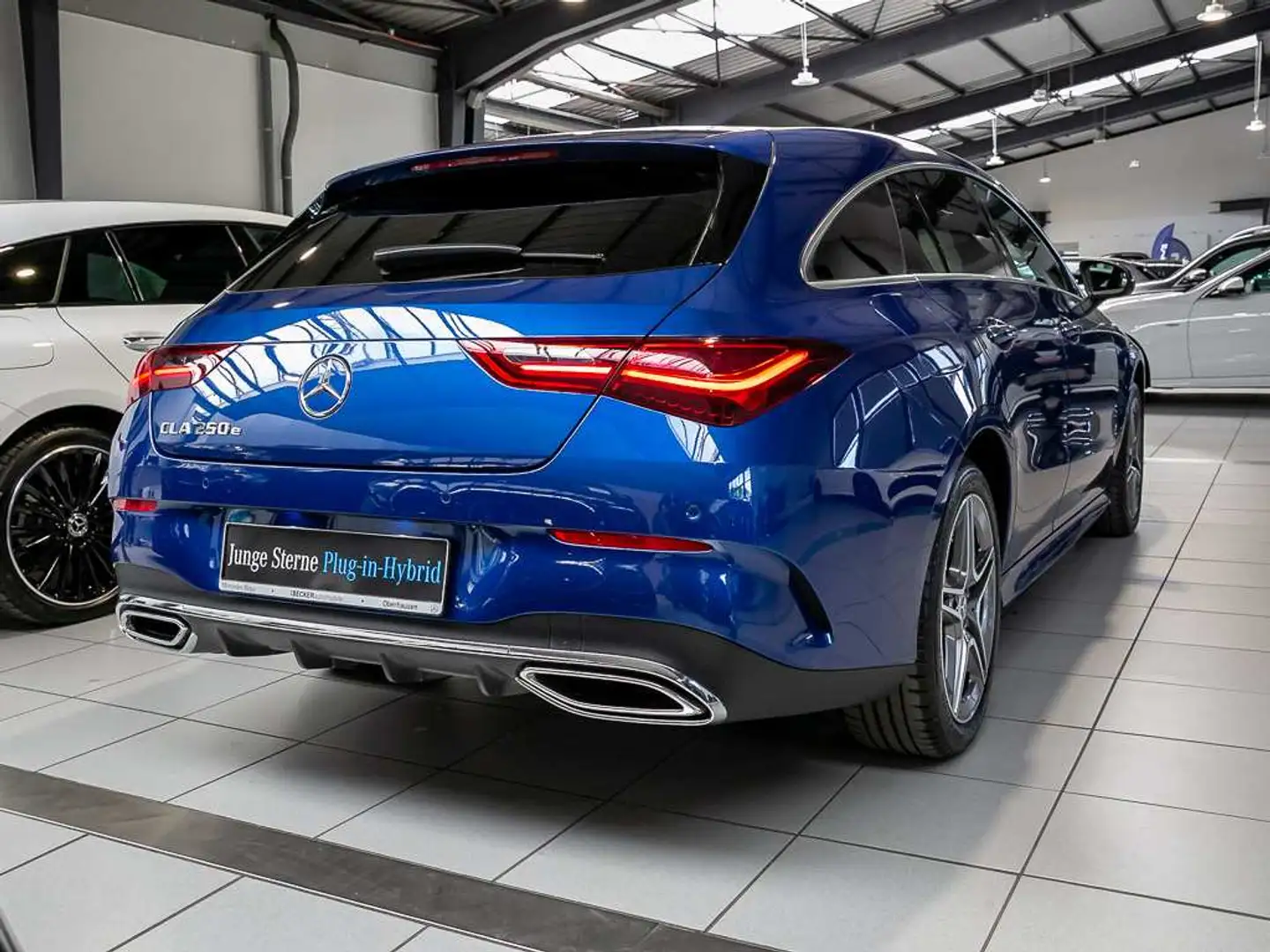 Mercedes-Benz CLA 250 e AMG LINE PREMIUM DISTR Azul - 2