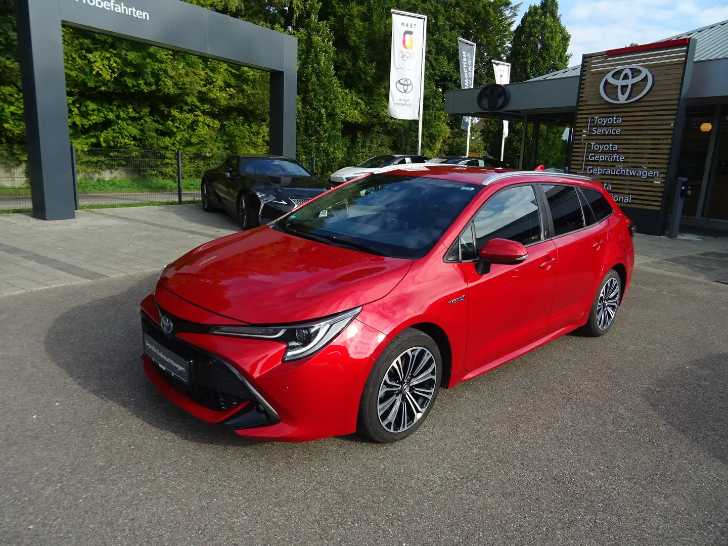 Toyota Corolla Hybrid Team D Rot - 1