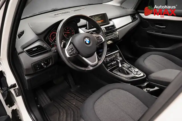 BMW 2 Series view 11