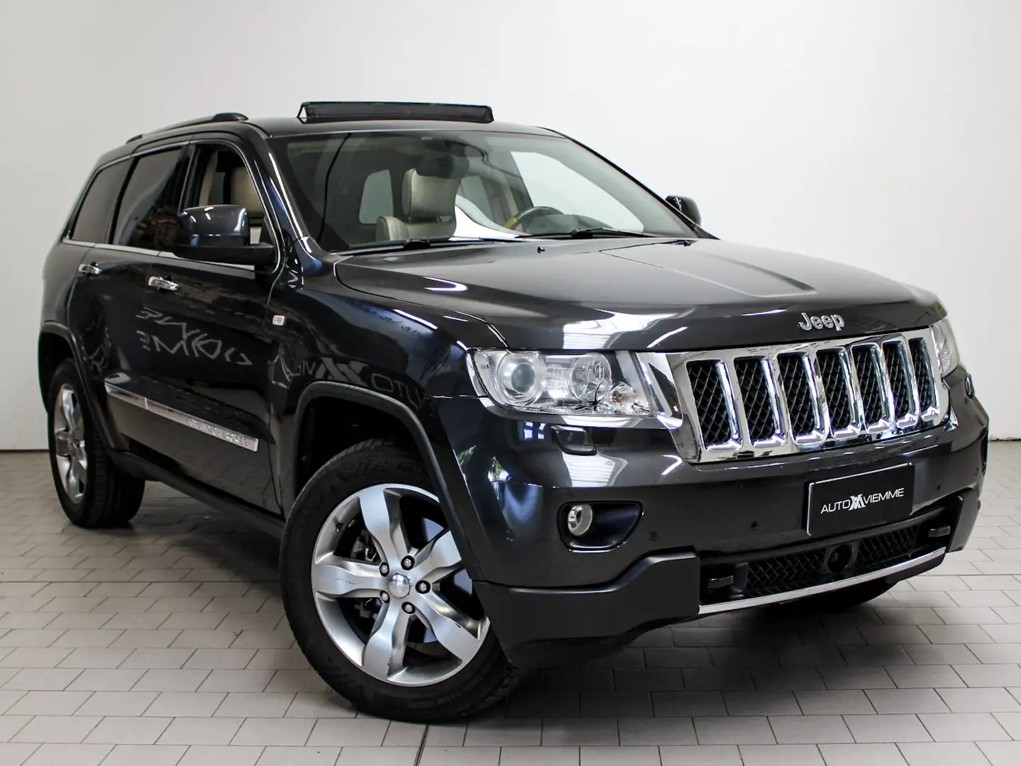 Jeep Grand Cherokee 3.0 crd Overland automatica 240cv Grigio - 2