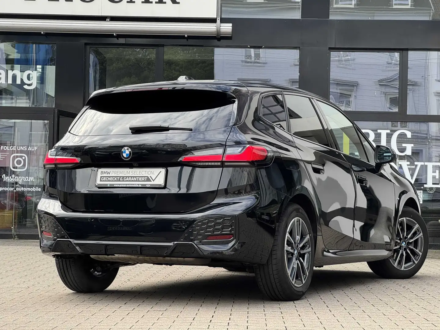 BMW 218 i Active Tourer M Sport AdapLED PA+ HuD DAB Schwarz - 2
