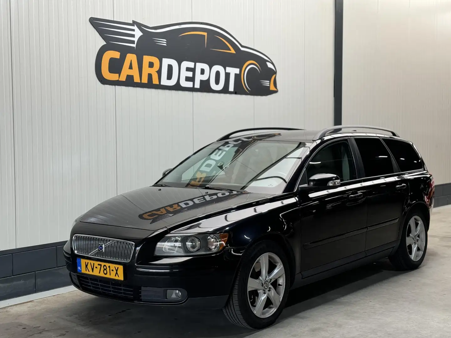Volvo V50 2.4 D5 Summum Distributieriem Pas vervangen Multir Schwarz - 1