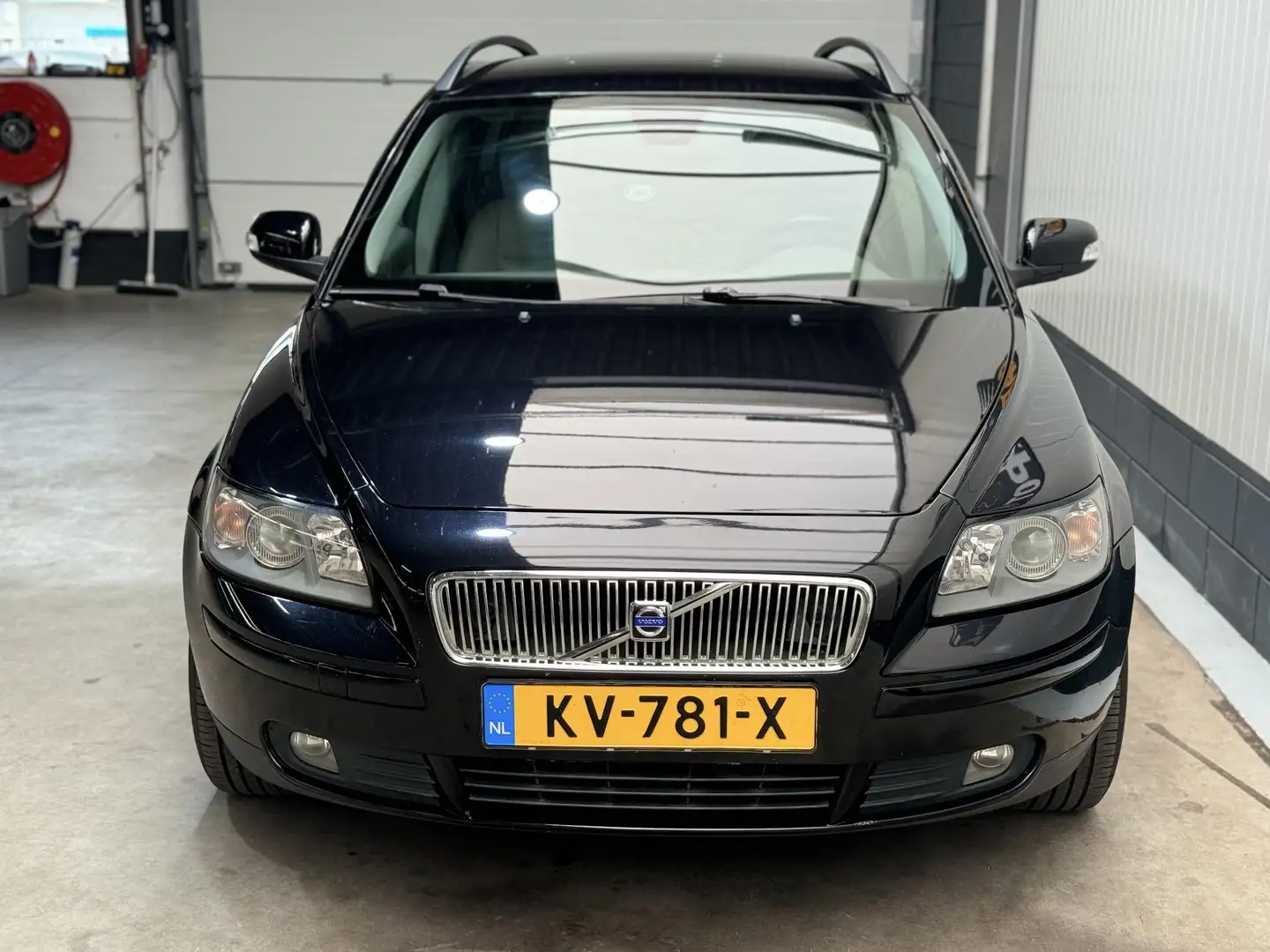 Volvo V50 2.4 D5 Summum Distributieriem Pas vervangen Multir Schwarz - 2