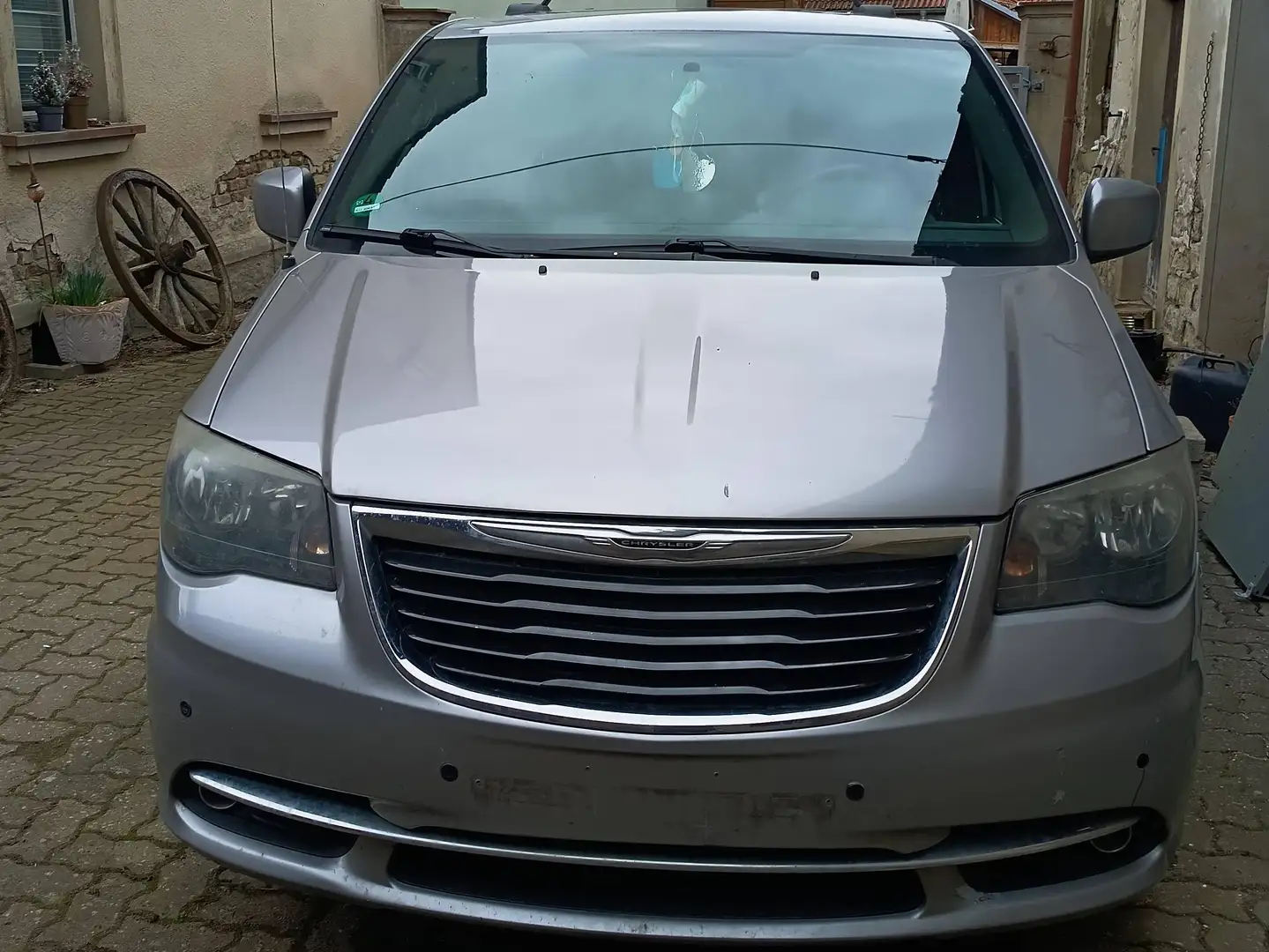 Chrysler Town & Country Silber - 1