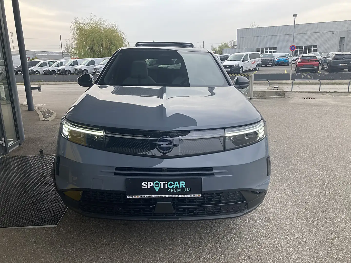 Opel Grandland 1.2 MHEV GS Aut.!PANO,MATRIXLED,NAVI,TOP! Grau - 2