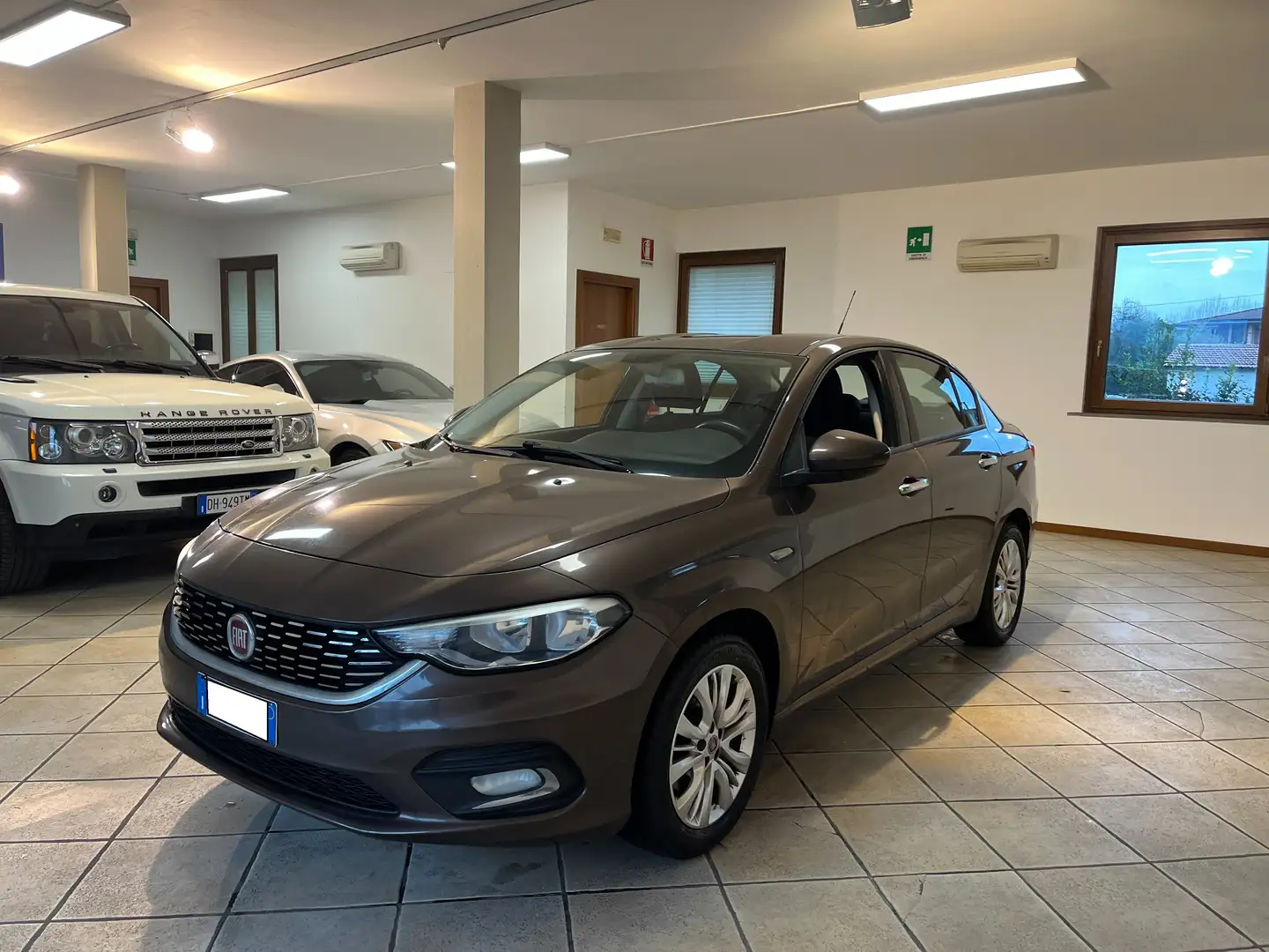 Fiat Tipo Tipo 4 porte  4p 1.4 Opening Edition 95cv Marrone - 1