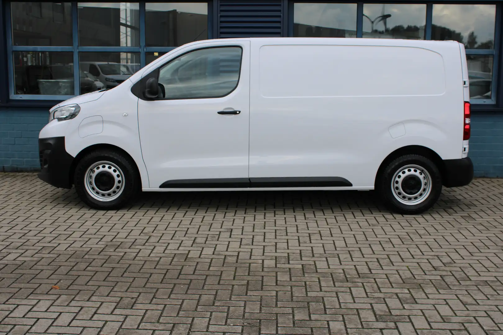 Peugeot e-Expert EV L2 75 kWh | NAVIGATIE | SENSOREN | APPLE CARPLA Wit - 2