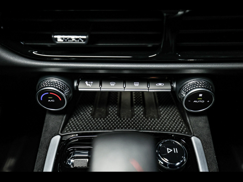 Lotus Emira I4 DCT FIRST EDITION°BLACK PACK°KAM°KEF°CARPLAY — photo 14
