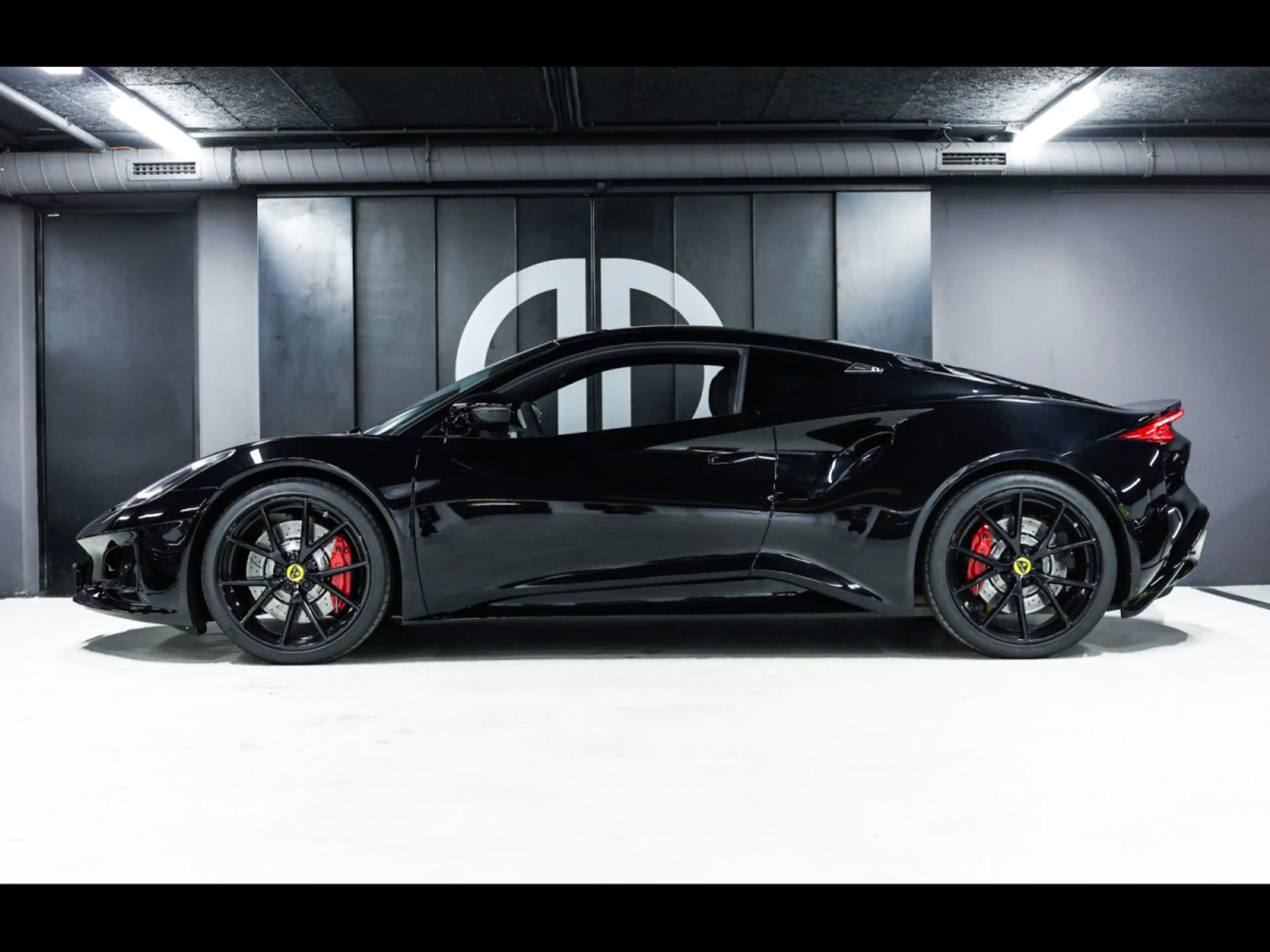 Lotus Emira I4 DCT FIRST EDITION°BLACK PACK°KAM°KEF°CARPLAY — photo 2
