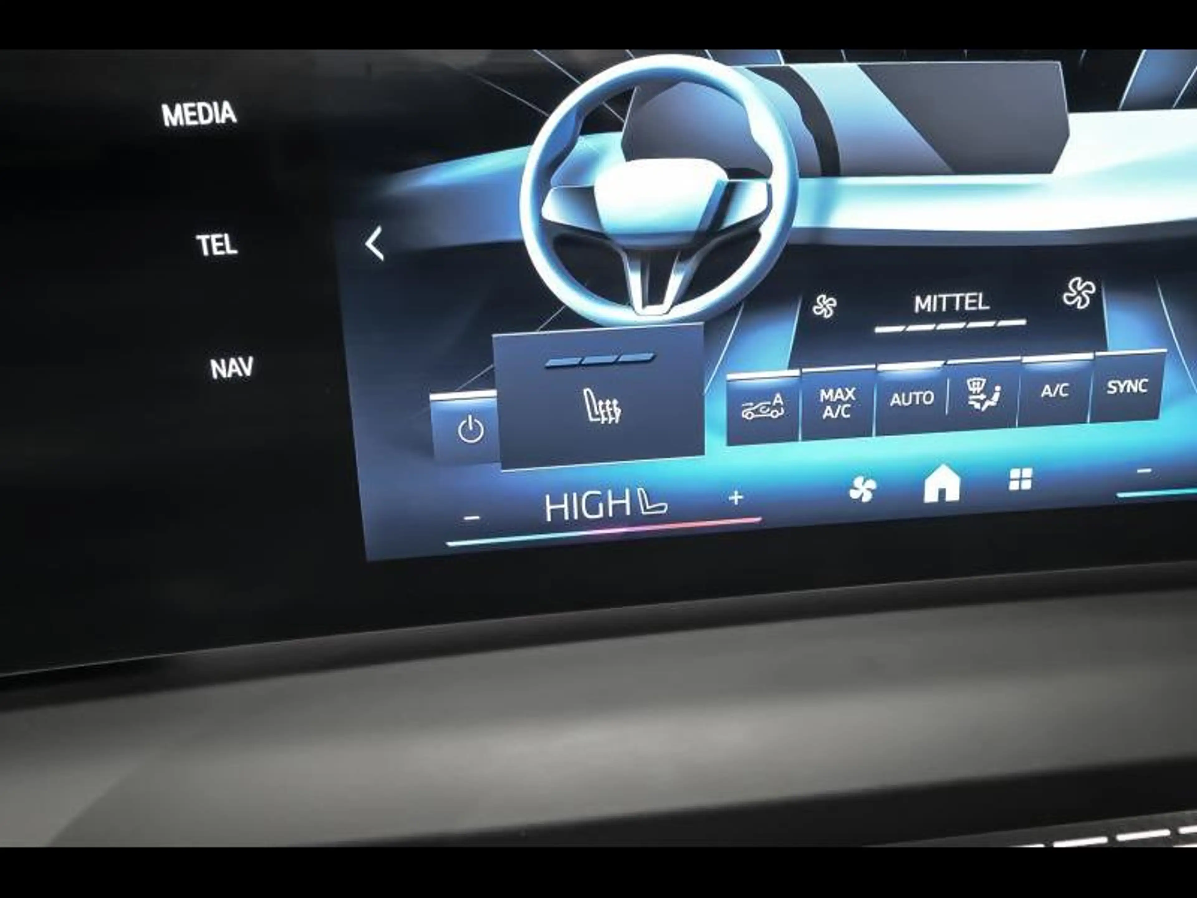 BMW 123 i xDrive - MPACKPRO|DASS+|360CAM|HUD — photo 13