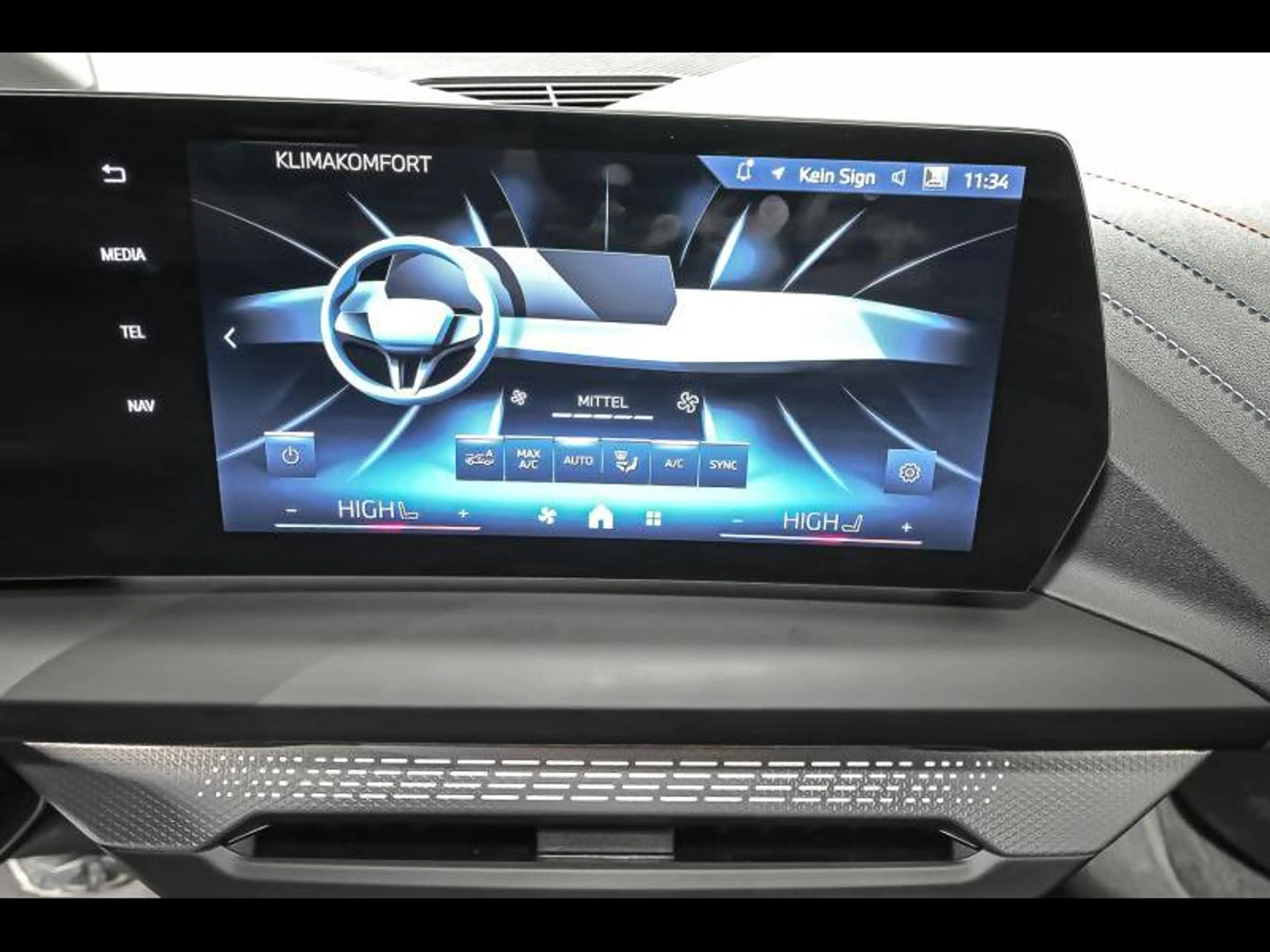 BMW 123 i xDrive - MPACKPRO|DASS+|360CAM|HUD — photo 12
