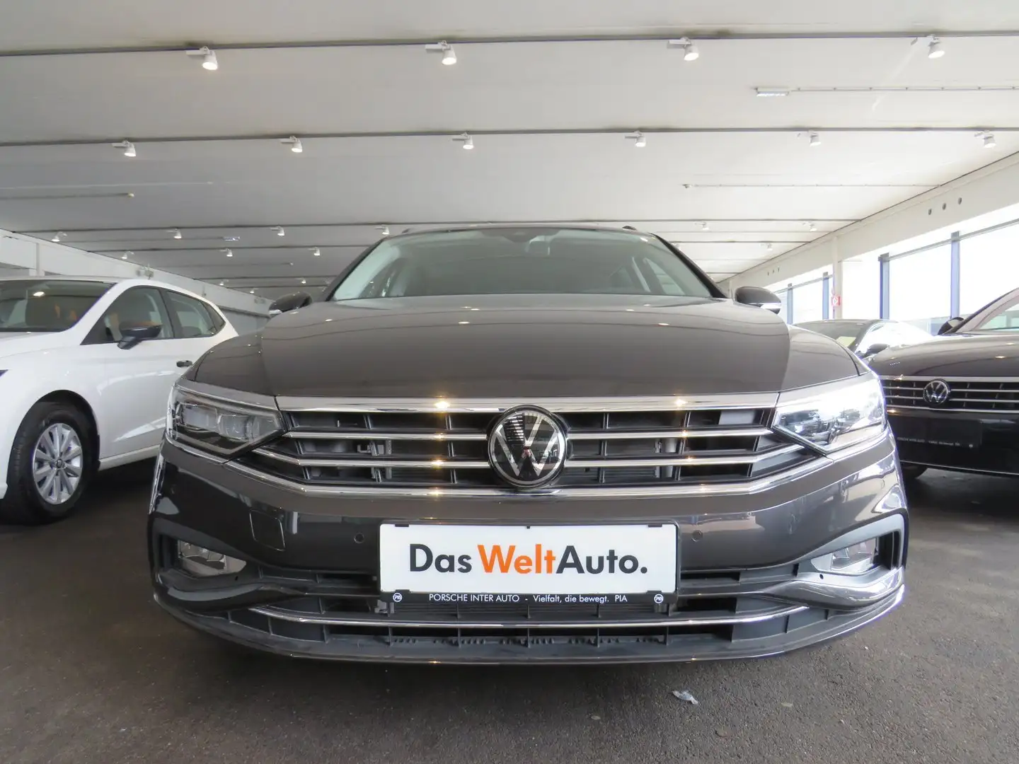 Volkswagen Passat Variant Business TDI Grau - 2