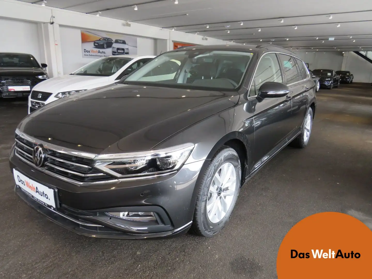 Volkswagen Passat Variant Business TDI Grau - 1