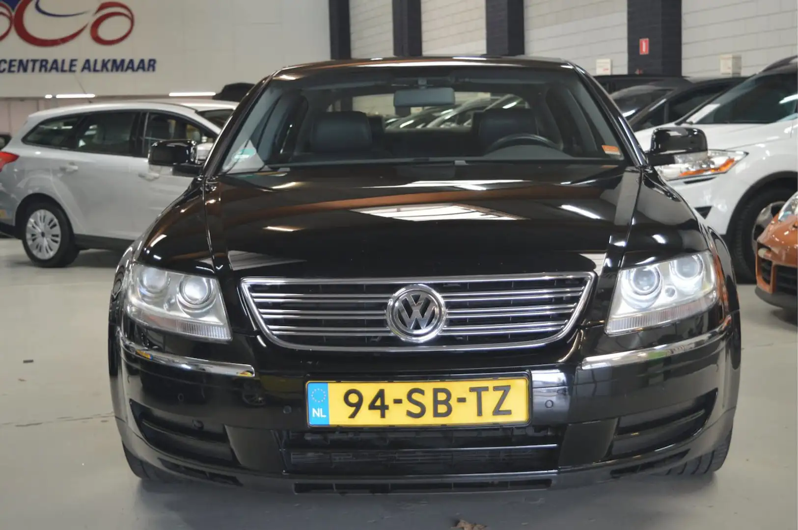 Volkswagen Phaeton 3.2 V6 5p. Negro - 2