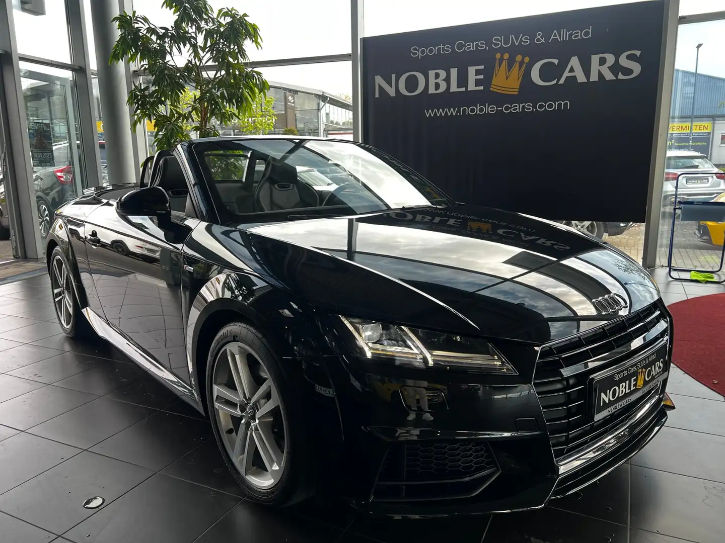 Audi TT Roadster 1.8 TFSI S LINE PLUS LED NAVI B&O Schwarz - 1