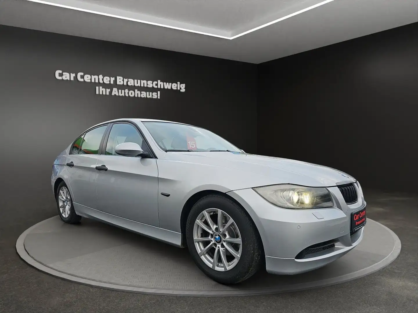 BMW 320 i Limousine+Sport+Xenon+PDC+Multi Silber - 2