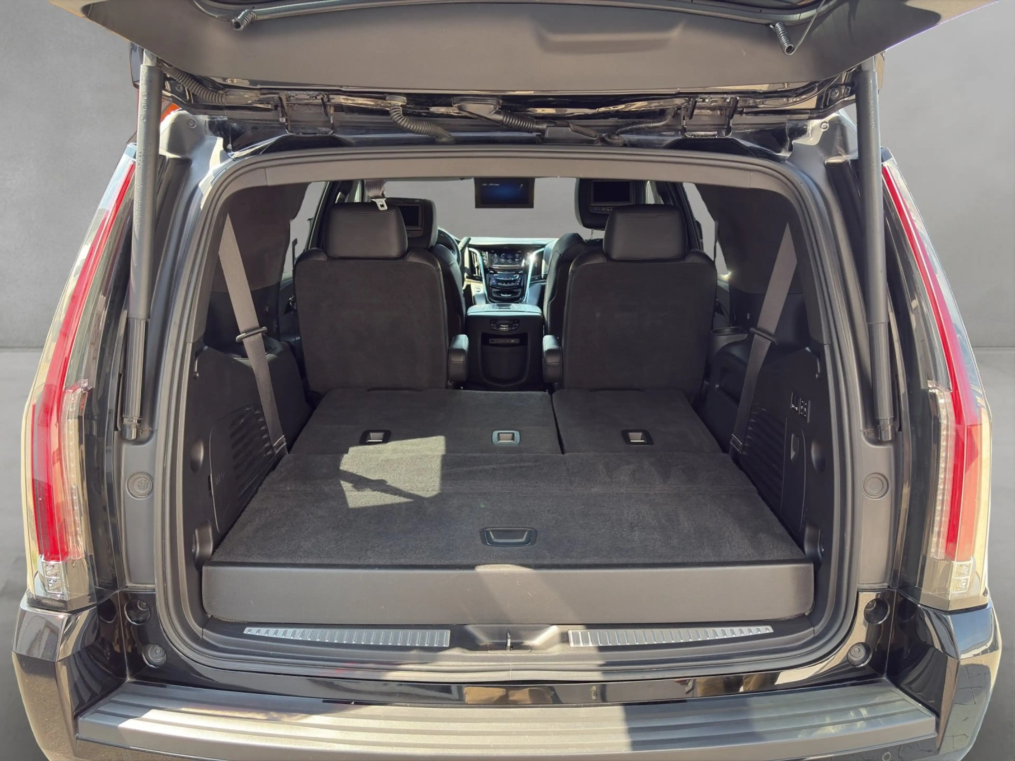 Cadillac Escalade 6.2 V8 Platinum/GSD/BOSE/HUD/360°CAM/ — photo 15