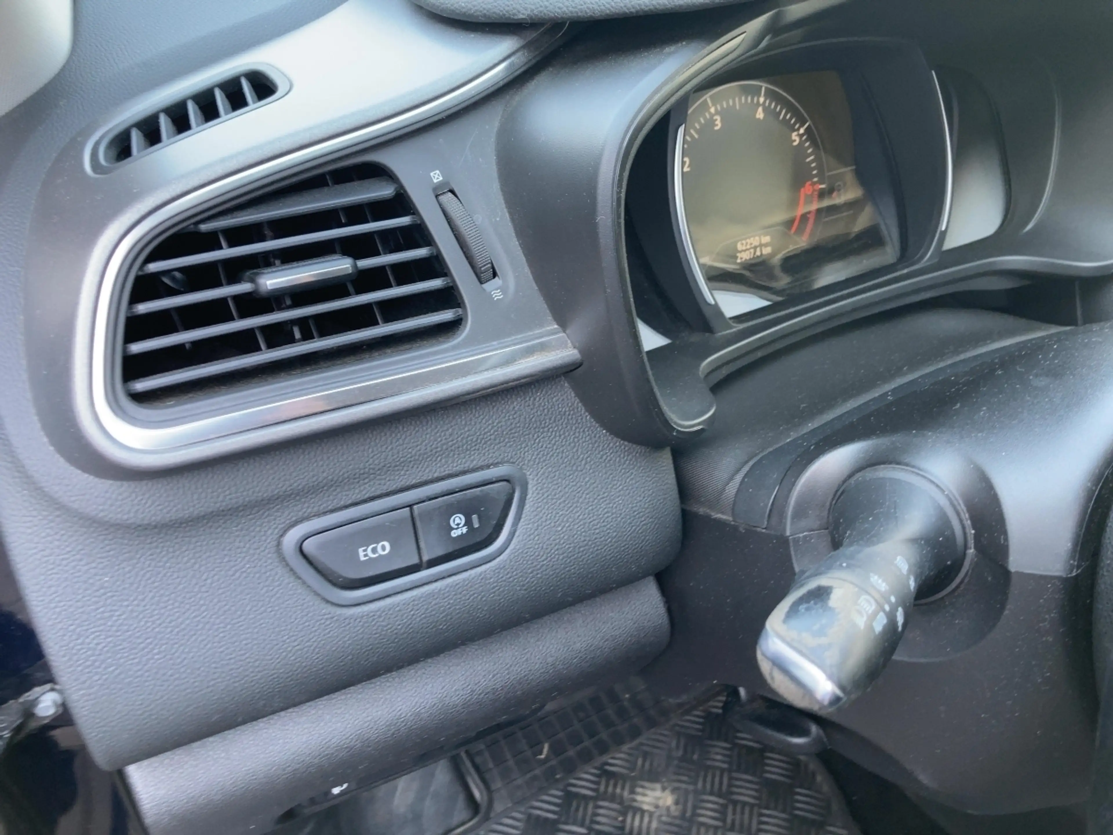 Renault Kadjar Collection 1.2TCe 130 AUTOMATIK SHZ — photo 14
