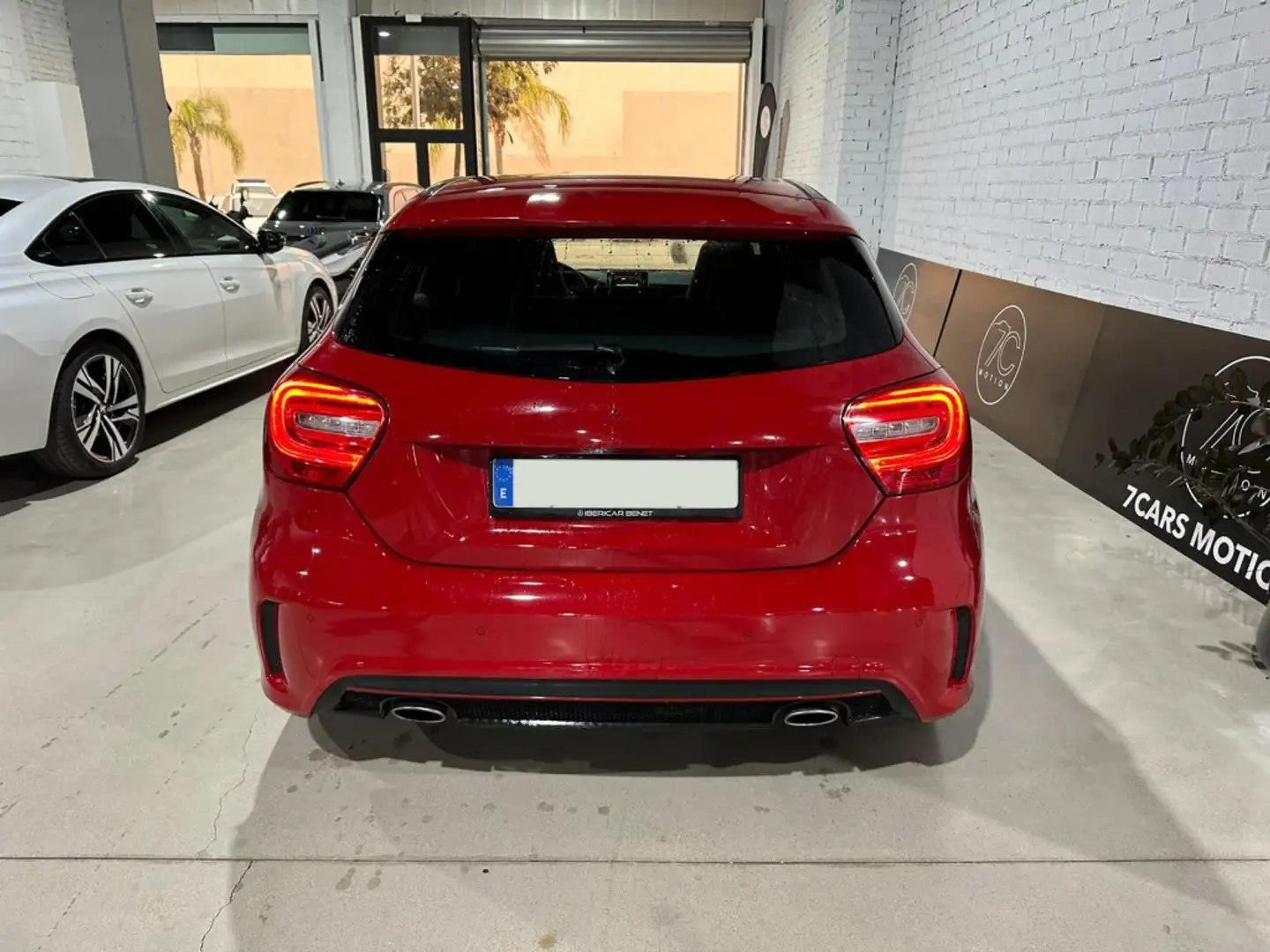 Mercedes-Benz A 250 BE AMG Line 7G-DCT Rojo - 2