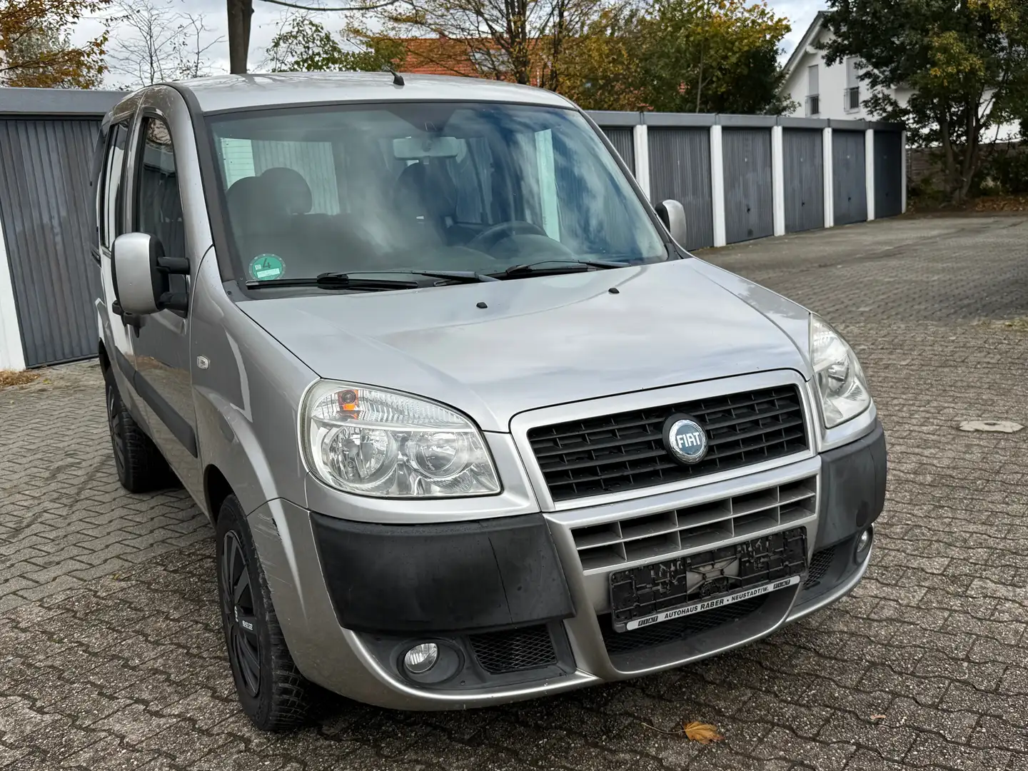 Fiat Doblo 1.4 8V Dynamic Grau - 2