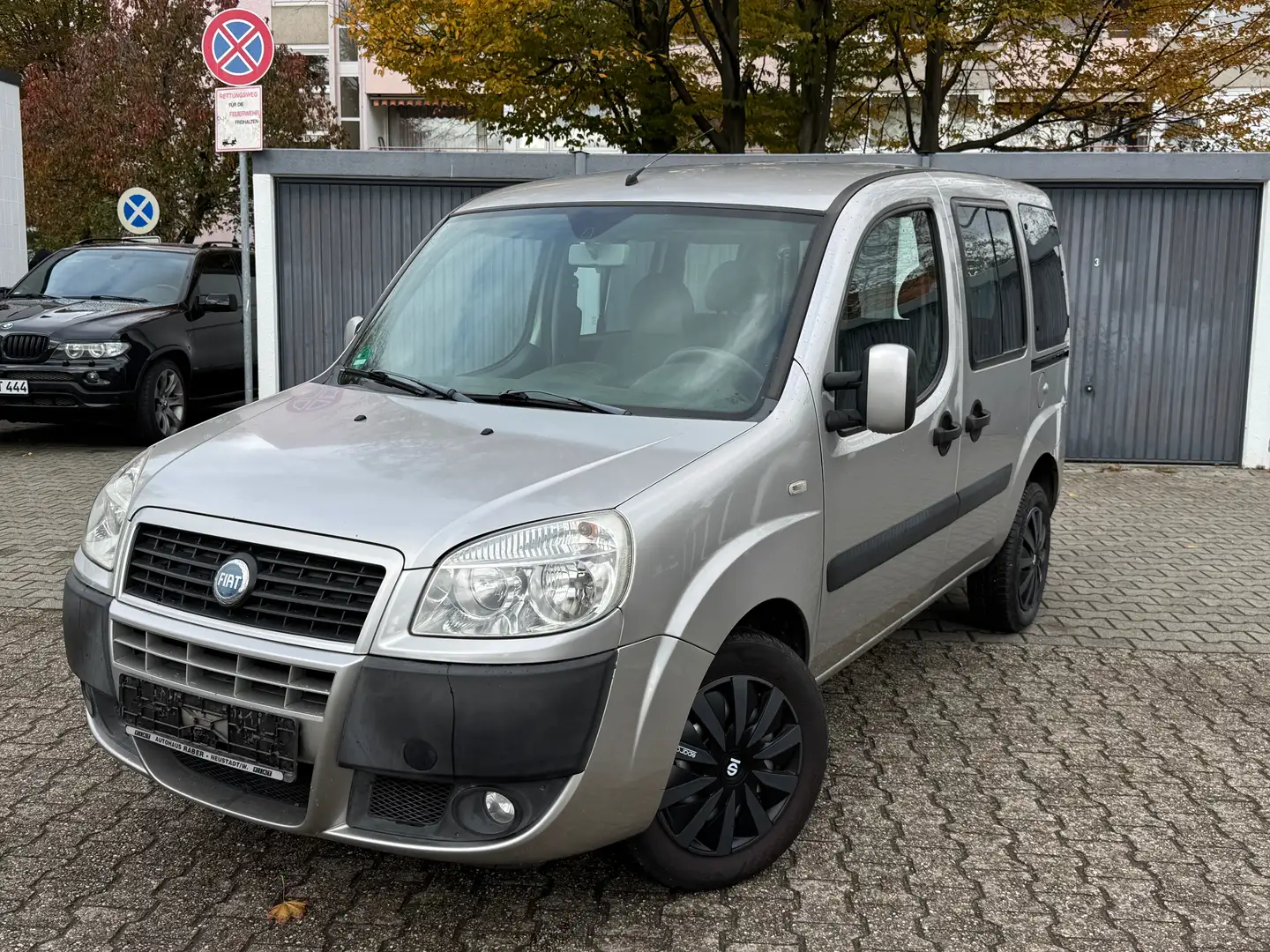 Fiat Doblo 1.4 8V Dynamic Grau - 1
