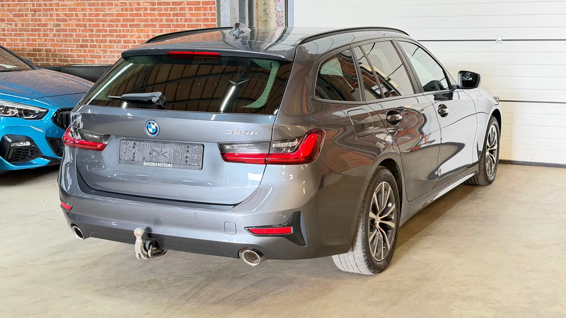 BMW 320 e Plug In Hybride Benzine Automaat Trekhaak 2021 Gris - 2