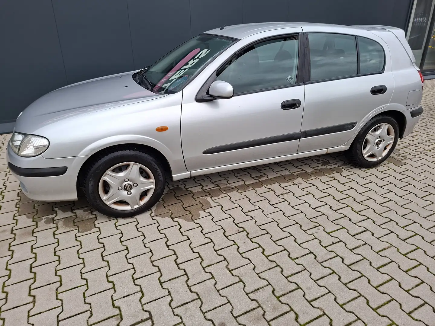 Nissan Almera Almera 1.5 Comfort Срібний - 1