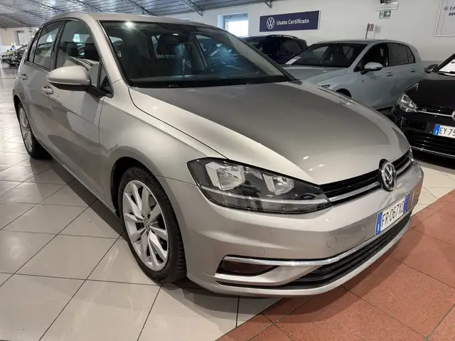 Volkswagen Golf view 6