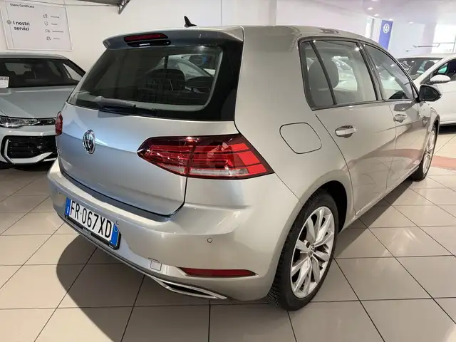 Volkswagen Golf view 5