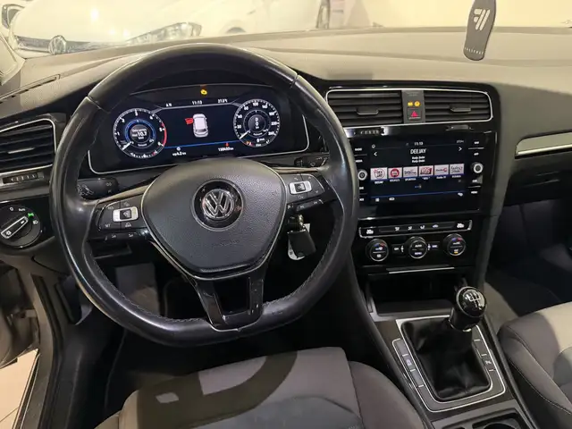 Volkswagen Golf view 12