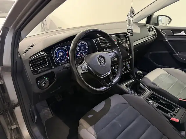 Volkswagen Golf view 8
