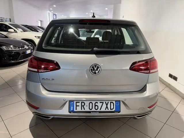 Volkswagen Golf view 4