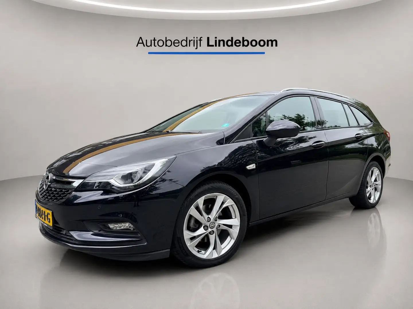 Opel Astra Sports Tourer 1.4 Turbo Innovation Station Blauw - 1