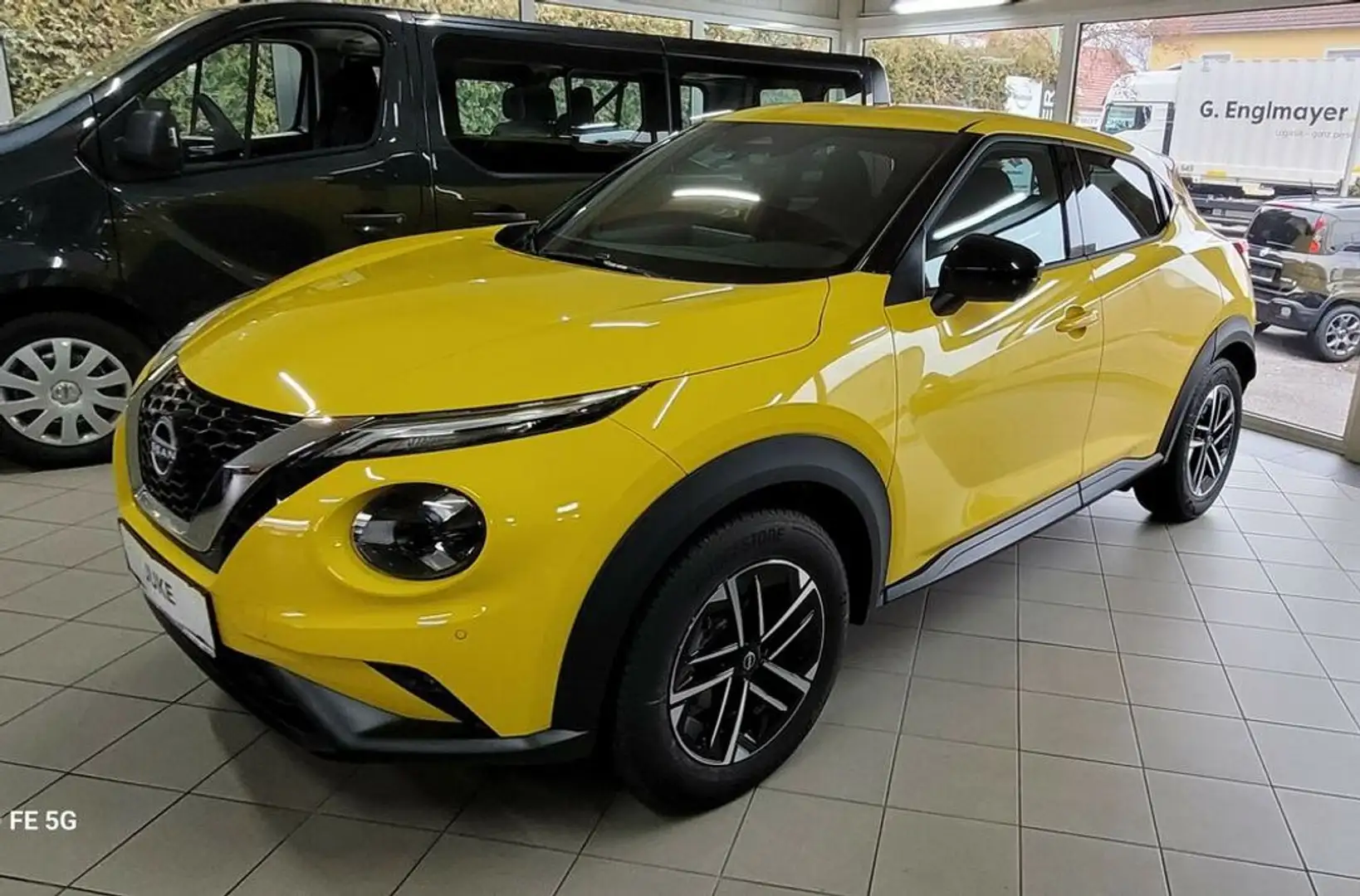 Nissan Juke 1,0 DIG-T N-Connecta+ Geel - 1