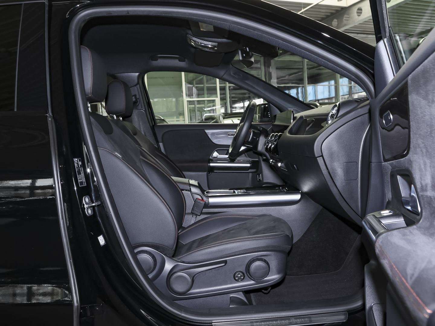 Mercedes GLA 200 AMG Line - - Joinsteer - #4