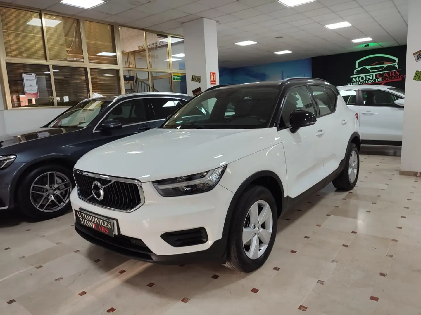 Volvo XC40 T3 R-Design Blanc - 1