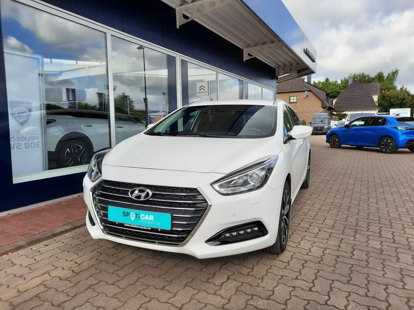 Hyundai i40 Kombi Style  SH LRHZ NAVI ELHK RKAMERA Weiß - 2