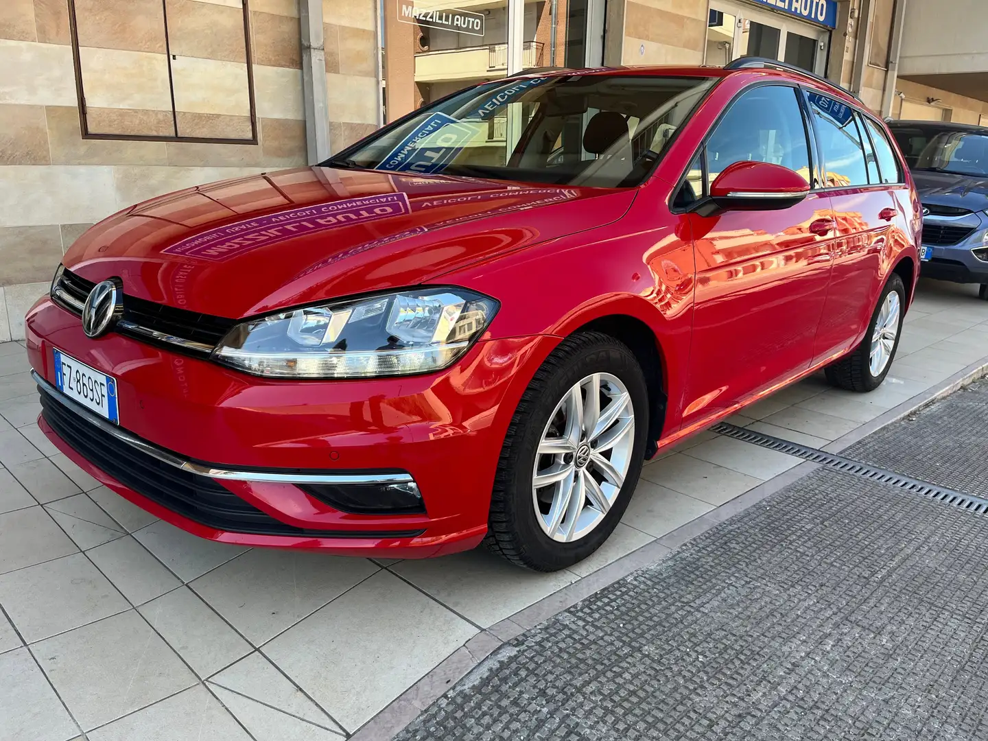 Volkswagen Golf Variant 1.6 tdi Business 115cv Rosso - 1