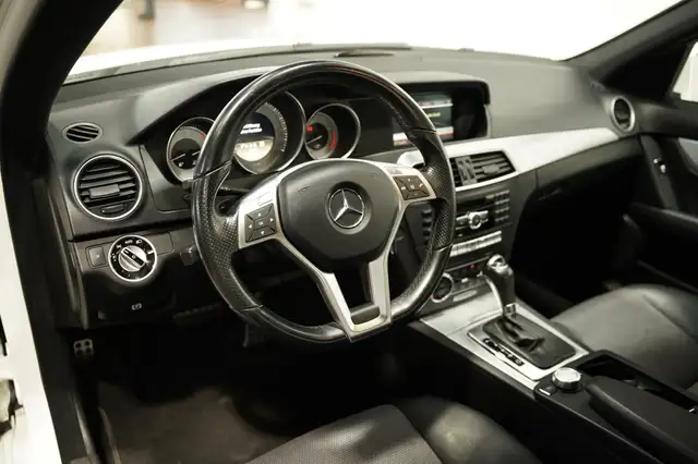 Mercedes-Benz C Class view 8