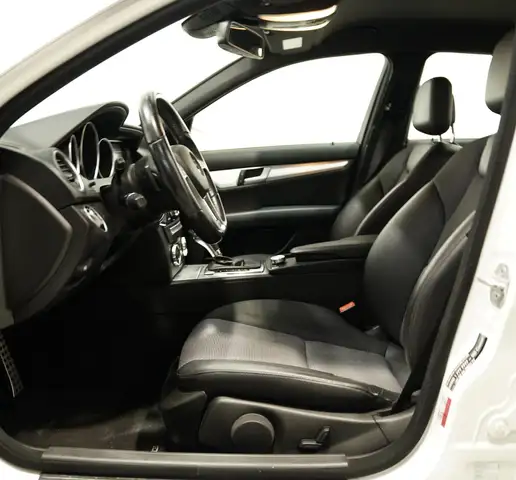 Mercedes-Benz C Class view 7
